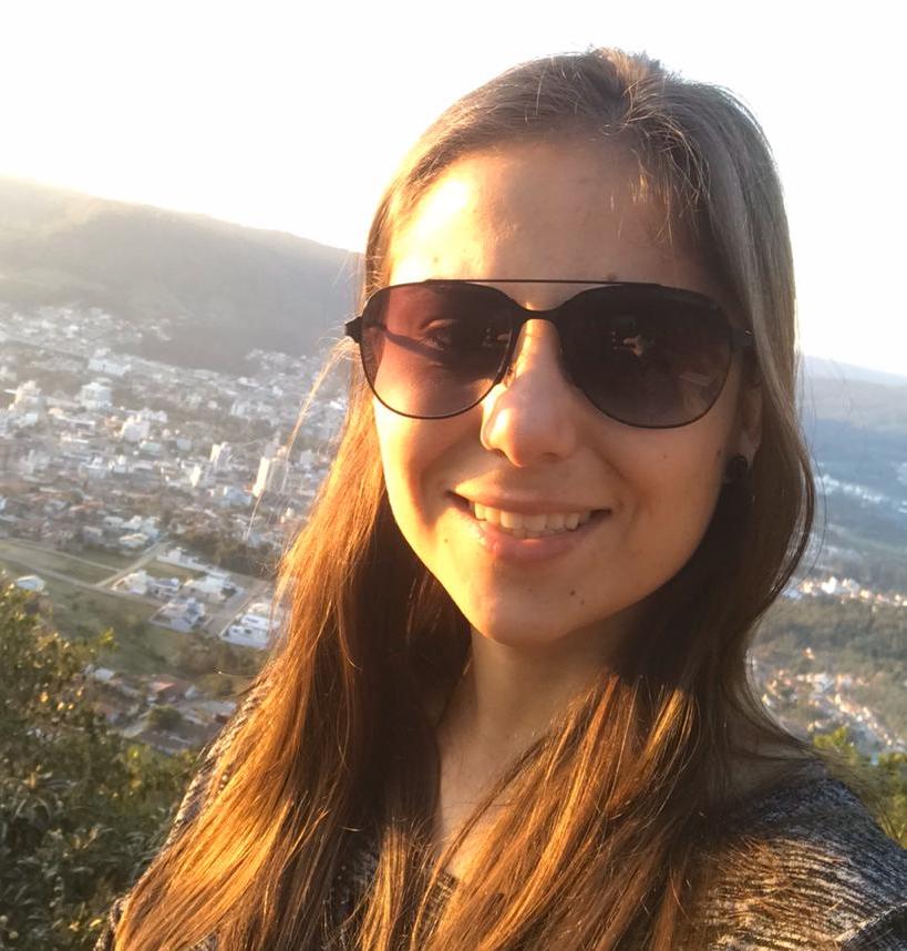 Carla Adriane dos Santos